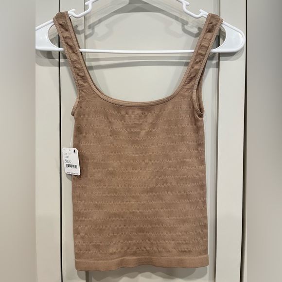 Free People 👚Intimately FP
Square One
Seamless
Camisole in
Nude - Picture 3 of 4